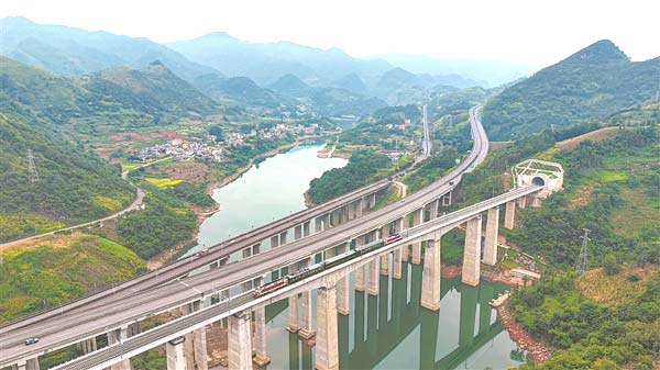 盤(pán)興高鐵啟動(dòng)聯(lián)調(diào)聯(lián)試 進(jìn)入工程驗(yàn)收階段倒計(jì)時(shí)