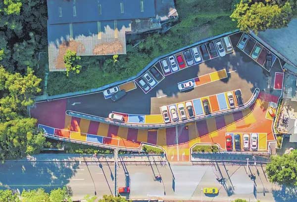 建設(shè)停車(chē)位　緩解存放難